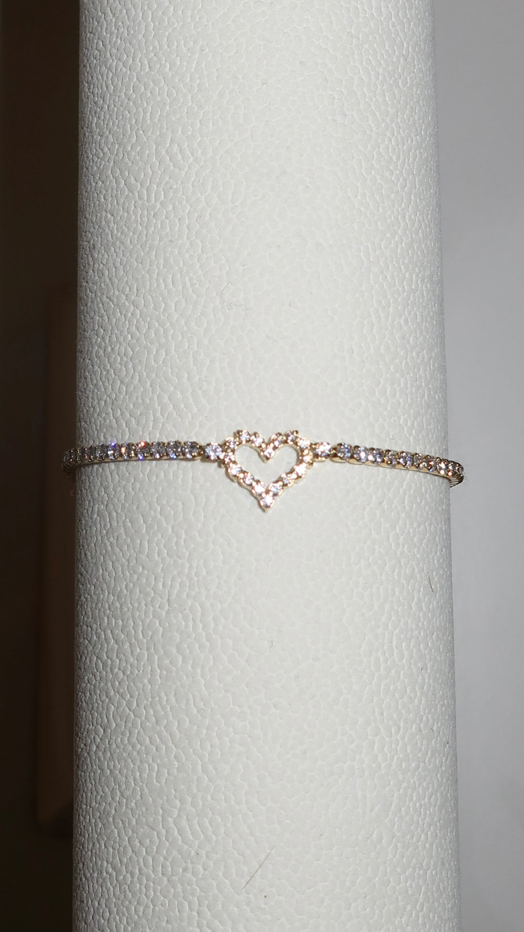 Feines Herzarmband für Damen – Funkelndes Zirkonia-Armband in Gold – Filigraner Herzschmuck